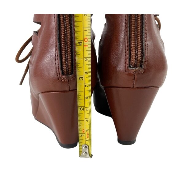 Material Girl Brown Gladiator Cut Out Peep Toe Wedge Sandals Size 7 - Picture 11 of 12